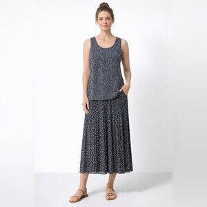 Floral 100% Silk 2 piece Blue Tank & Pleated Skirt Set size medium